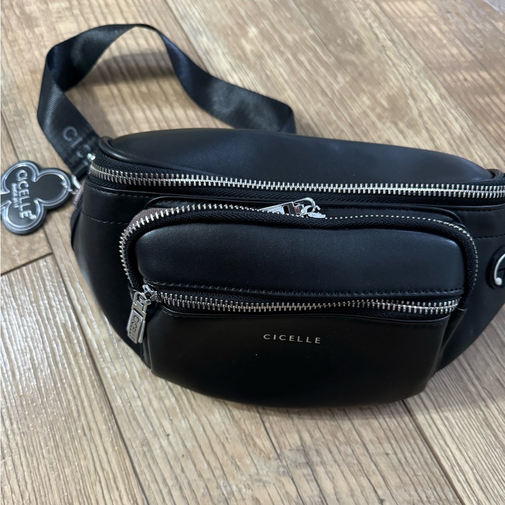 Thailand brand Cicelle belt bag. 
Brand new 
Dust bag included
Real leather